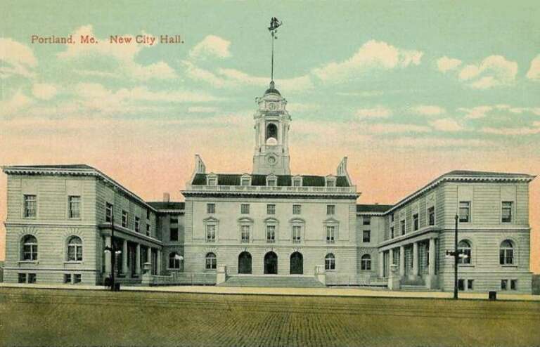 Designed by the NYC firm Carrère and Hastings, the building was constructed in 1909 to replace its predecessor which burned the year before.

From: w:en:Image:City Hall, Portland, ME.jpg by Hugh Manatee, 10/5/2006 15:55 (UTC)