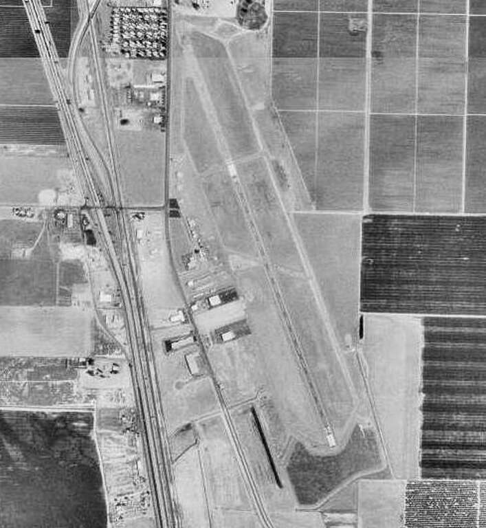 USGS digital orthophoto of Delano Municipal Airport in Delano, Kern County, California, United States