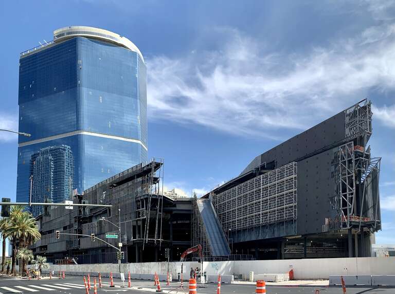 Fontainebleau Las Vegas under construction