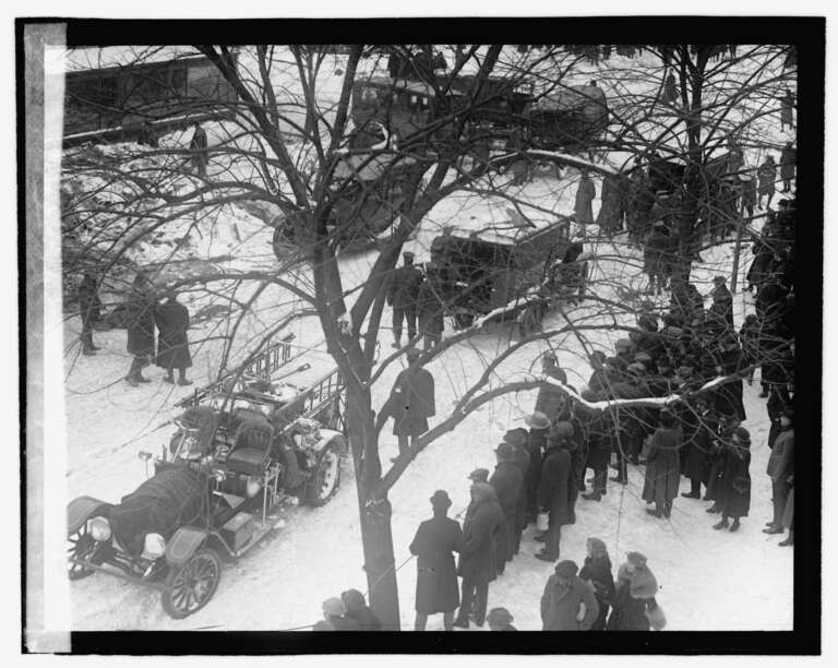 Title: Knickerbocker Theater
Abstract/medium: National Photo Company Collection (Library of Congress)
Physical description: 1 negative :