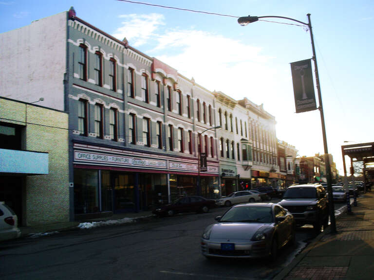 [Added by Nyttend:]Picture taken facing westward along Delaware Street between 4th and 5th Streets in downtown Leavenworth, Kansas, United States.  This block is included in the Leavenworth Downtown Historic Distric, which is listed on the National