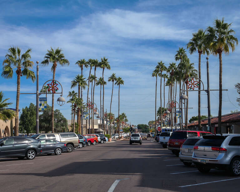 Main Street with palm trees — in Scottsdale, Arizona.