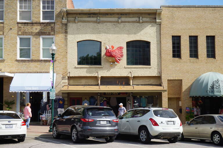 105 E. Virginia (the Estes Building), currently the Little Red Hen, in McKinney, Texas (United States).