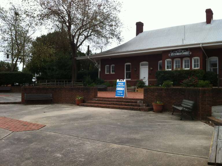 Passenger Depot Apex NC Oct 2013




This is an image of a place or building that is listed on the National Register of Historic Places in the United States of America. Its reference number is 88002697.