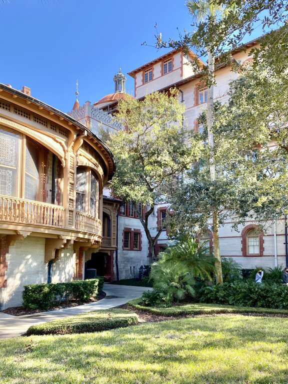 Built in 1885-1887 and designed by the New York-based architecture firm of Carrère and Hastings, this ostentatious Spanish Colonial Revival-style luxury resort hotel was built by Henry Flagler to attract wealthy tourists to the warm winters of