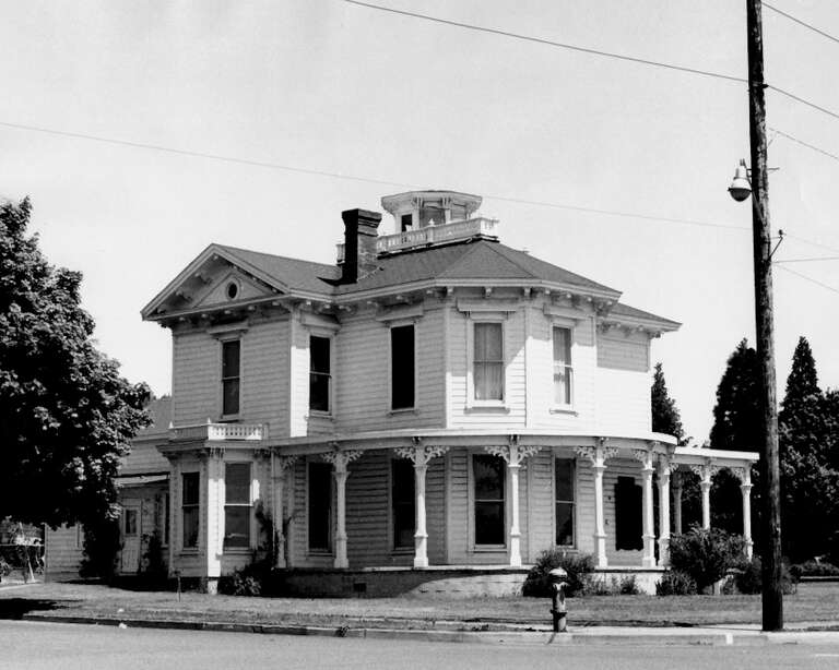 A 1972 view of the Slocum House in Vancouver, Washington, listed on the National Register of Historic Places (NRHP).NRHP reference number 73001867