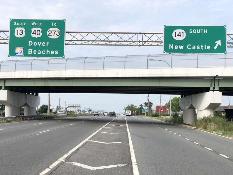View south along U.S. Route 13 and west along U.S. Route 40 (DuPont Highway) at the exit for Delaware State Route 141 SOUTH (New Castle) in Wilmington Manor, New Castle County, Delaware