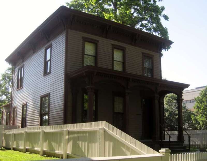The Beedle House at the Lincoln Home National Historic Site (c. 1840). William Beedle was a railroad fireman.




This is an image of a place or building that is listed on the National Register of Historic Places in the United States of America. Its