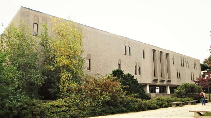 Shain Library on the campus of Connecticut College, New London, Connecticut.