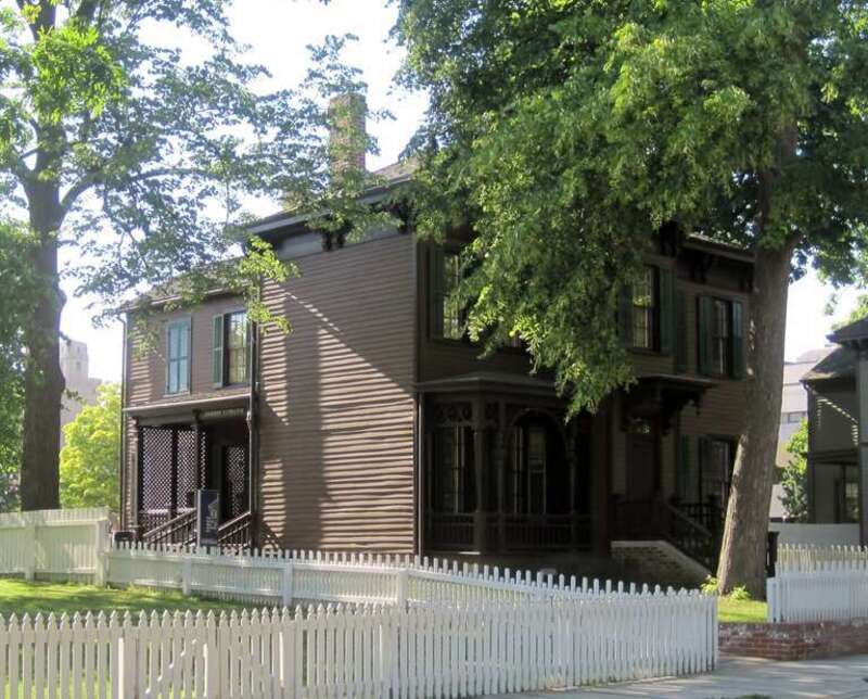 The Dean House at the Lincoln Home National Historic Site (c. 1855). It was purchased by Mrs. Harriet family only days before her husband Frederick Dean would leave Springfield for the California Gold Rush.




This is an image of a place or building