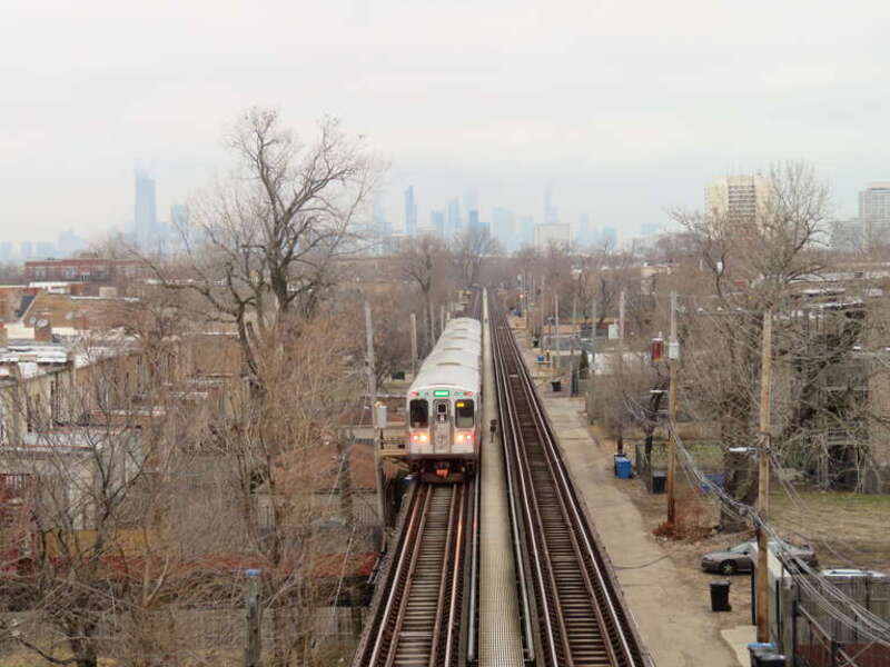 A southbound Green Line train nears 43rd station in December 2018