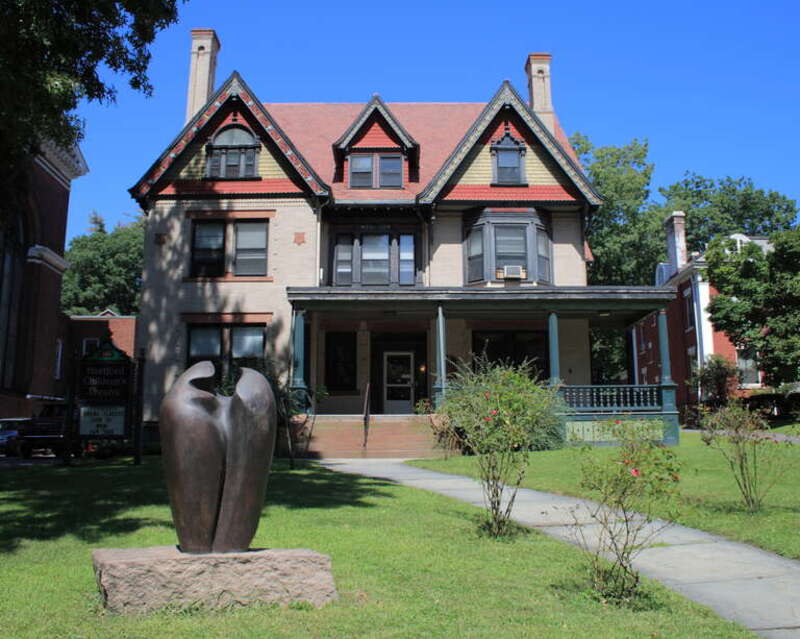 Hartford Children's Theatre, 360 Farmington Ave. in Hartford, Connecticut

Camera location41° 46′ 03.23″ N, 72° 42′ 05.37″ W View this and other nearby images on: OpenStreetMap 41.767565;  -72.701493
