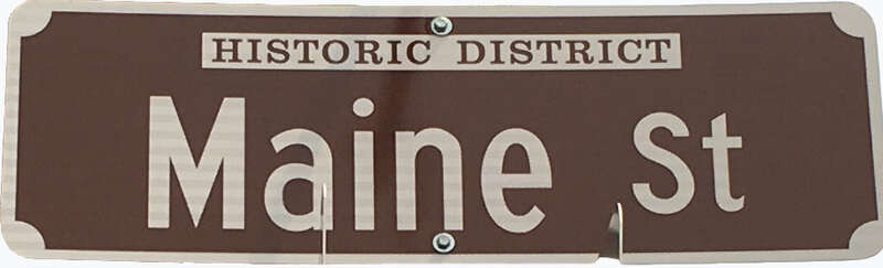 Maine Street. Brunswick, Maine
