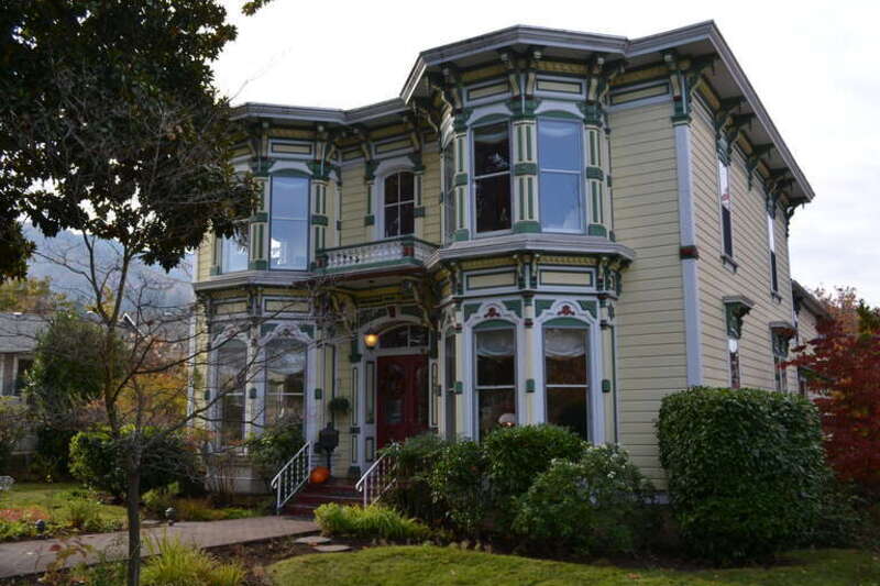 McCall House (Ashland, Oregon)