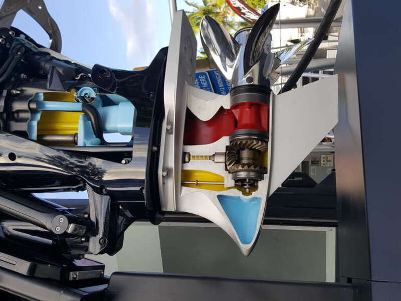 A Mercury Verado Mid-Section &amp;amp; Lower Unit 2018