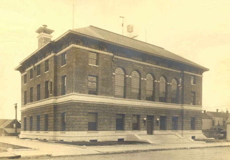 U.S. Post Office and Custom House (1911)
Completed in 1910.
Supervising Architect: James Knox Taylor

Still in use by the U.S. District Court for the Northern District of California; the U.S. Circuit Court for the Northern District of California met