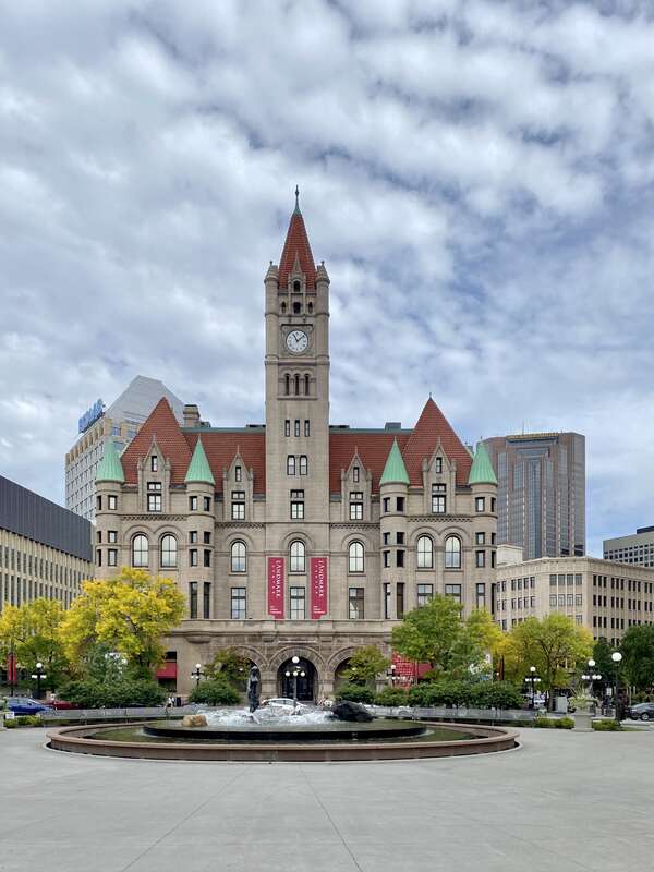 Built between 1894 and 1902, this Richardsonian Romanesque-style granite building was designed by Willoughby J. Edbrooke to serve as the United States Post Office, Courthouse, and Custom House for St. Paul.  The building occupies an entire city block