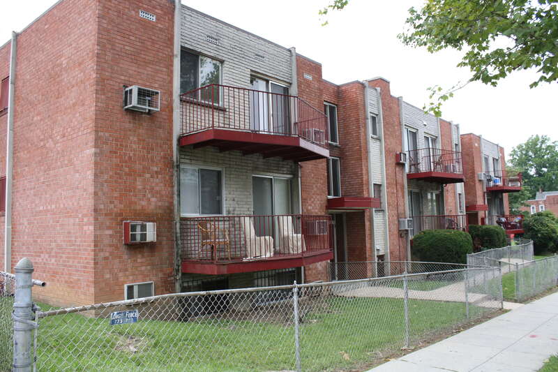 Petworth Neighborhood . 4040 8th Street, NW, Washington DC . Saturday afternoon, 3 September 2011 . Elvert Xavier Barnes Photography