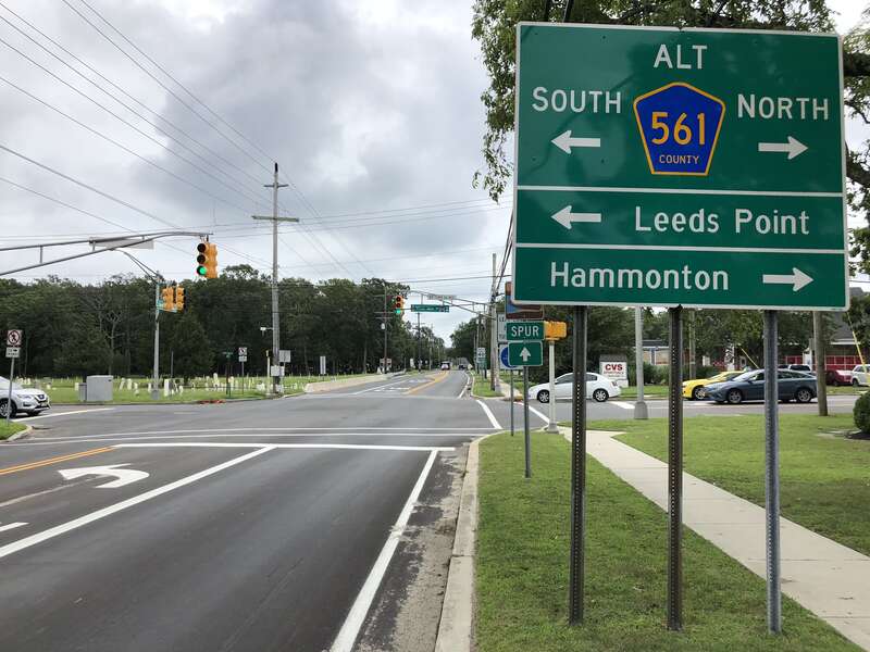 View south along U.S. Route 9 (New York Road) at Atlantic County Route 561 Alternate (Moss Mill Road) in Galloway Township, Atlantic County, New Jersey