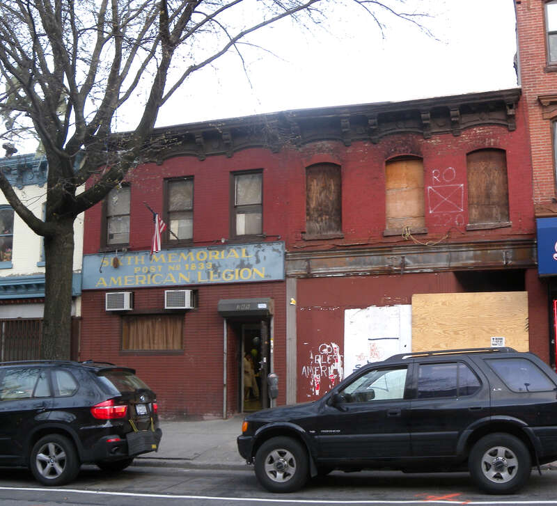Looking east across 5th Avenue at Post #1833 on a cloudy afternoon.