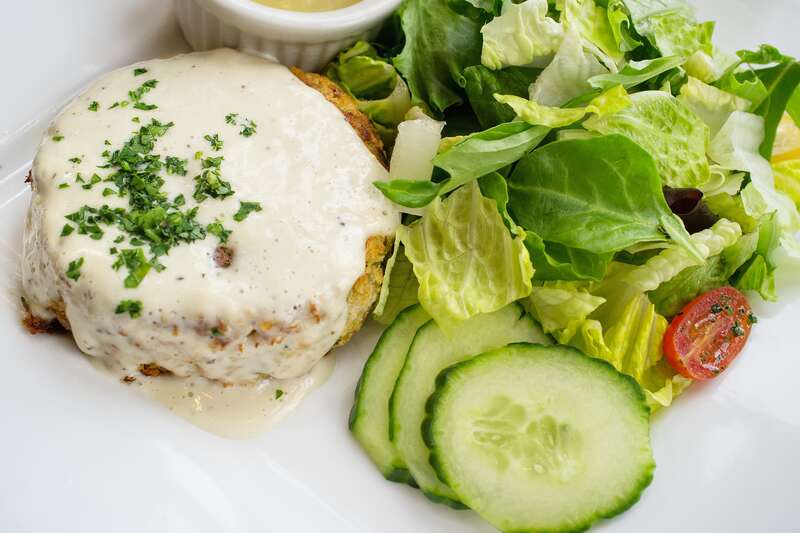 Jenny and I had the crab cake and side salad at the newly redecorated Garden's Cafe, Botanical Gardens, Birmingham, Alabama.  We enjoyed our lunch today.