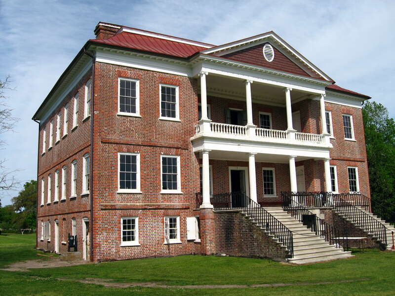 The left-front view of the Drayton Hall plantation house.