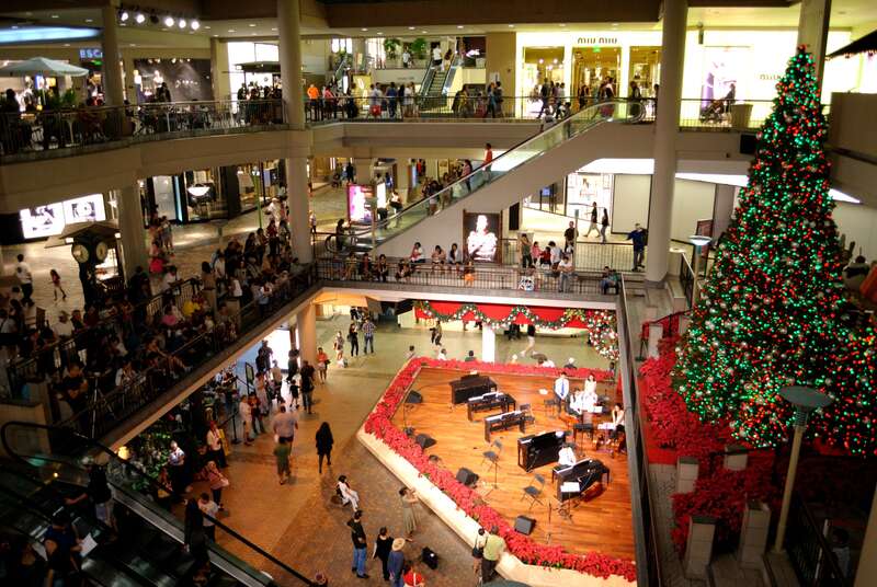 Evening Performance at Ala Moana's CenterStage