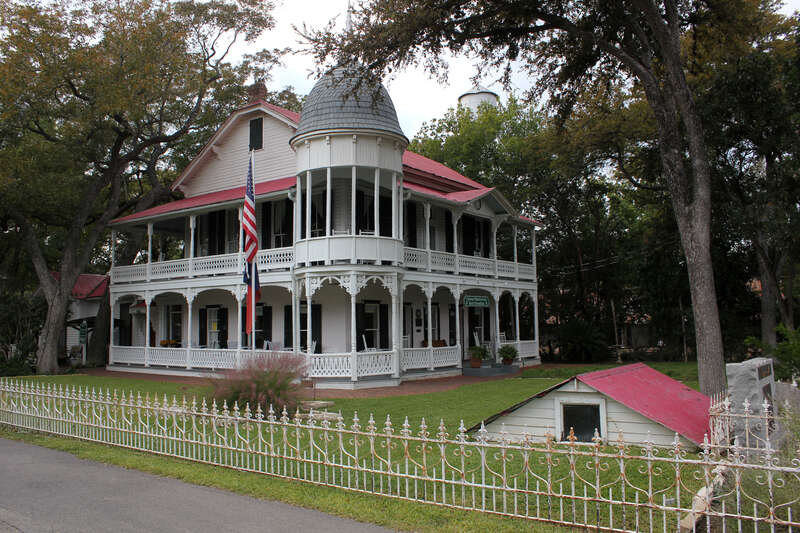 The son of German immigrants, Henry D. Gruene was born in New Braunfels in 1850. In 1872 he built this home, in what was then the town of Goodwin. Gruene became a leader in the community, which later was renamed for him. Although the town declined