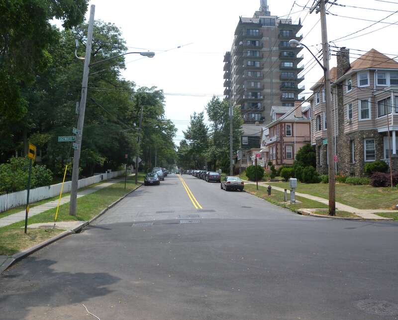 Looking southwest up Hylan Boulevard from Buono Beach on a mostly cloudy early afternoon.