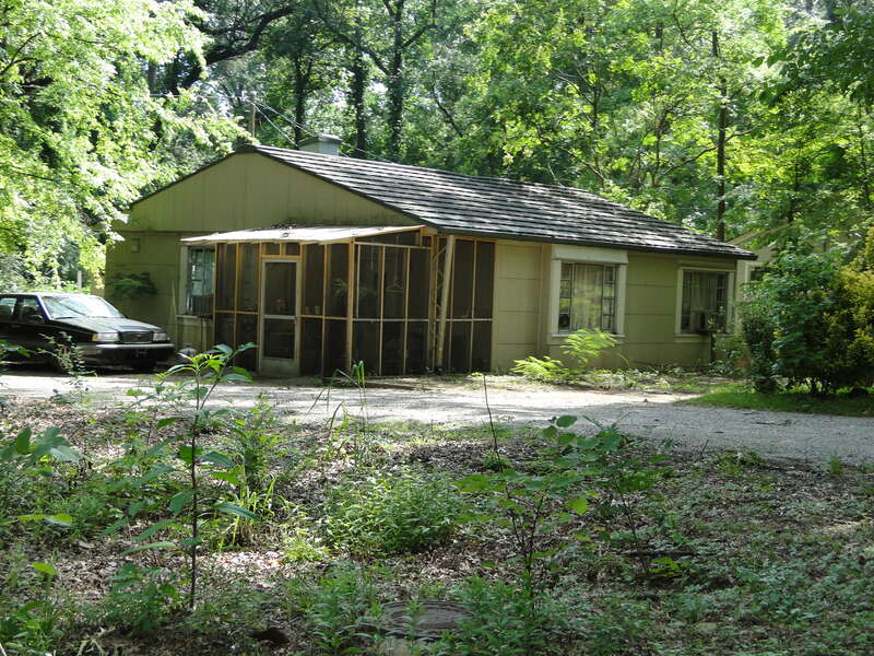 A prefabricated Lustron house manufactured between 1947 - 1950.