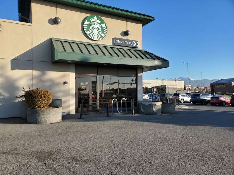 StarbucksDimond bike parking
