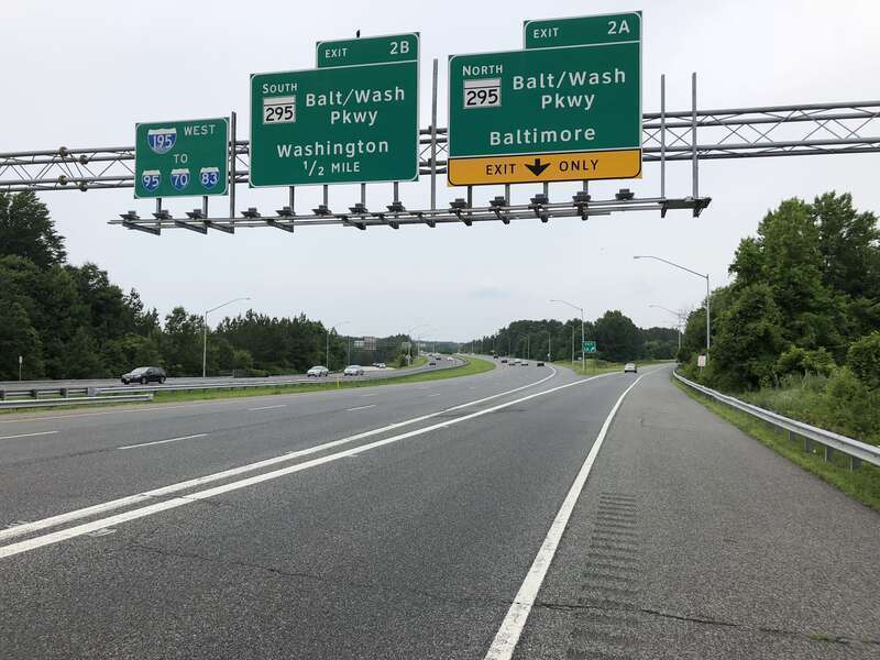 View west along Interstate 195 (Metropolitan Boulevard) at Exit 2A (Maryland State Route 295 NORTH/Baltimore-Washington Parkway, Baltimore) in Linthicum, Anne Arundel County, Maryland