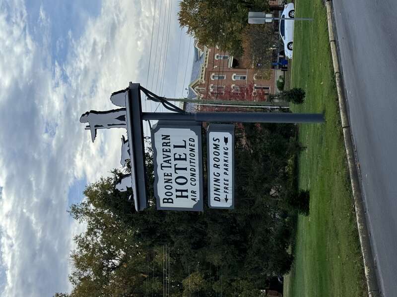 Boone Tavern Hotel