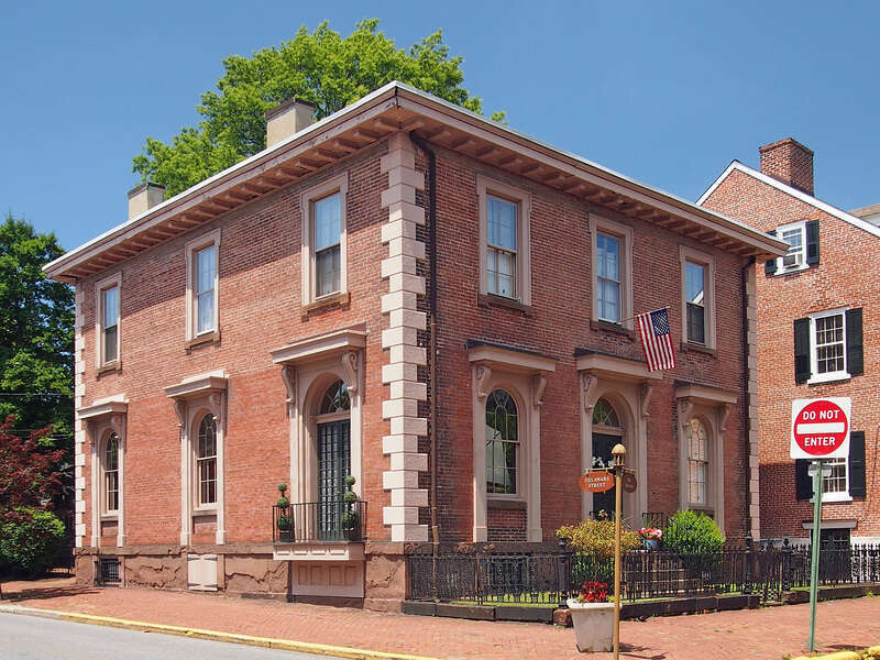 Farmer's Bank, 4 The Strand, New Castle, Delaware, USA.  Built as a bank office in 1845 and converted to a house in 1851.  Viewed from the south.  A contributing property to the New Castle Historic District.  



This is an image of a place or