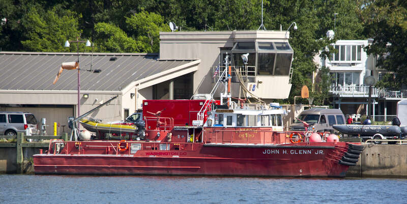 Fireboat John Glenn - East Potomac Park - 2013-08-25