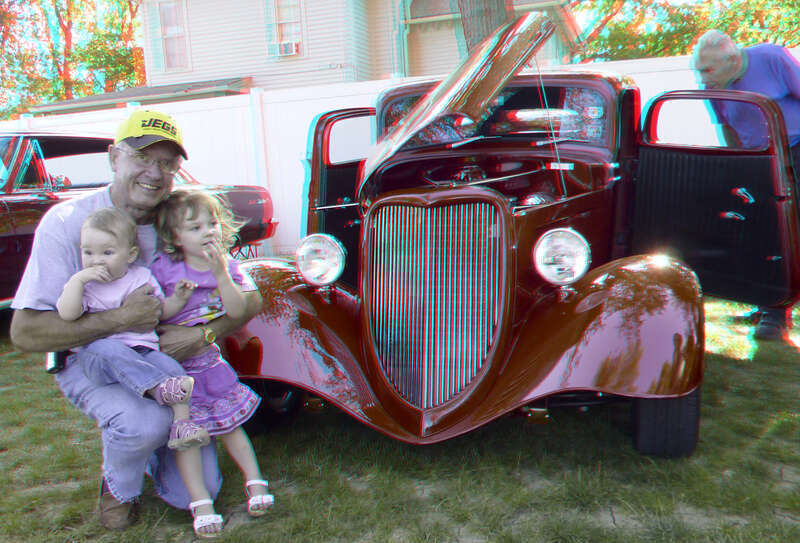 View with 3D red/cyan glasses