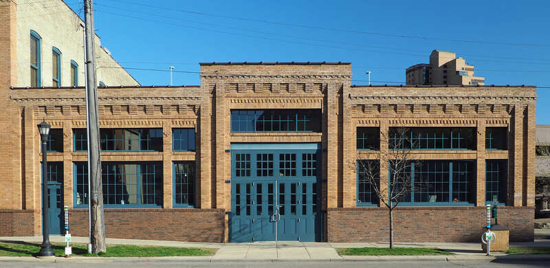 1922 addition, Minneapolis Fire Department Repair Shop, 222 1st Ave NE, Minneapolis, Minnesota, USA.  Viewed from the northwest.  



This is an image of a place or building that is listed on the National Register of Historic Places in the United