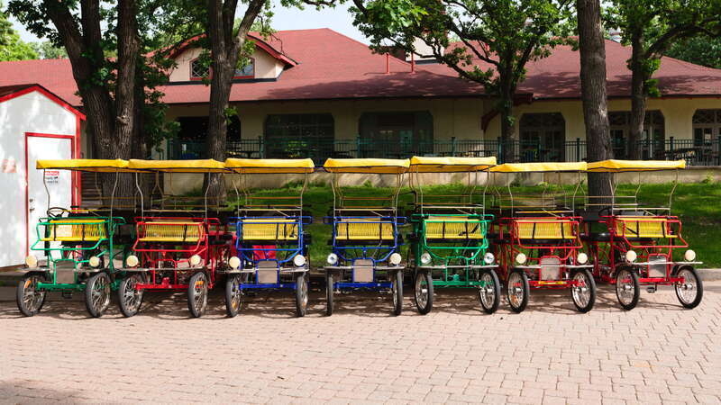 The neighborhood of Hiawatha is in the Longfellow community.
Minneapolis is split into 11 communities which are split into 86+ neighborhoods. My goal in 2022 is to take photos in all neighborhoods in Mpls in roughly alphabetical order.

2022-06-22