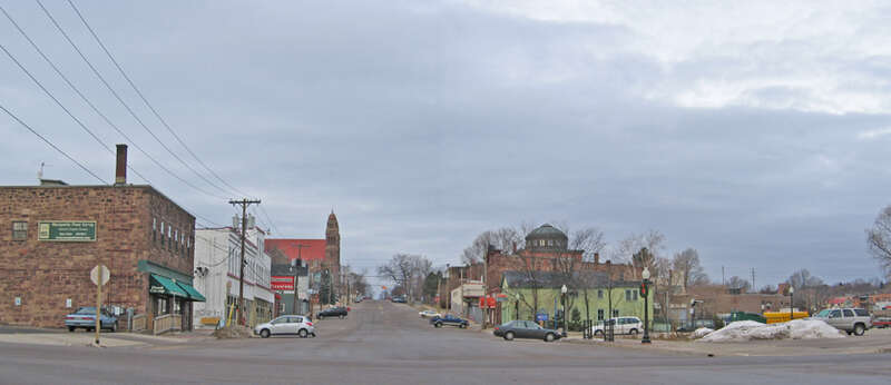 Overly wide road with two traffic lanes creates unfriendly pedestrian environment
This work is licensed under a 
Creative Commons Attribution 3.0 United States License.

Please Attribute to: Brett VA