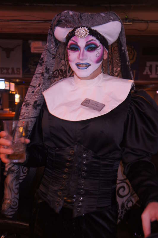 2013.02.07 Sisters Night Bingo at Woof's!

- SisterGunza Blazin