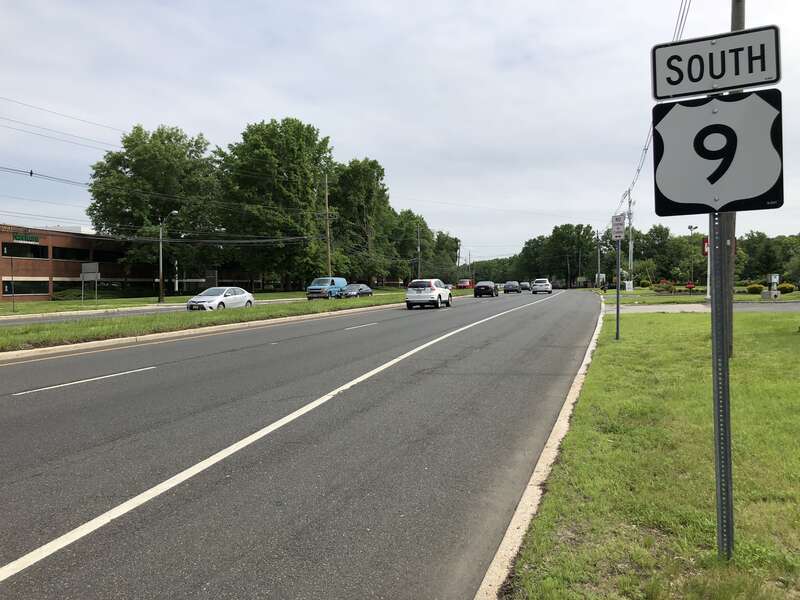 View south along U.S. Route 9 at Taylors Mills Road in Manalapan Township, Monmouth County, New Jersey