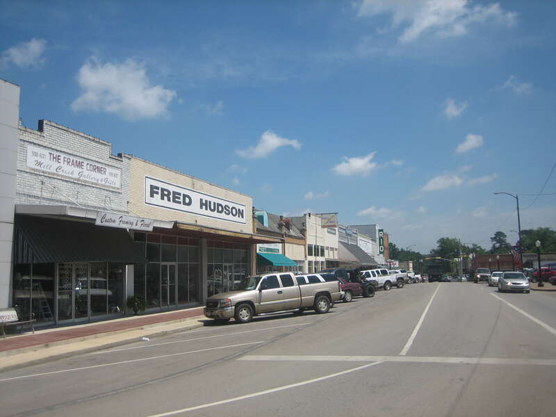 looking north at the 100 block of Nacogdoches Street on the courthouse square (Texas State Highway 7), Center, Texas