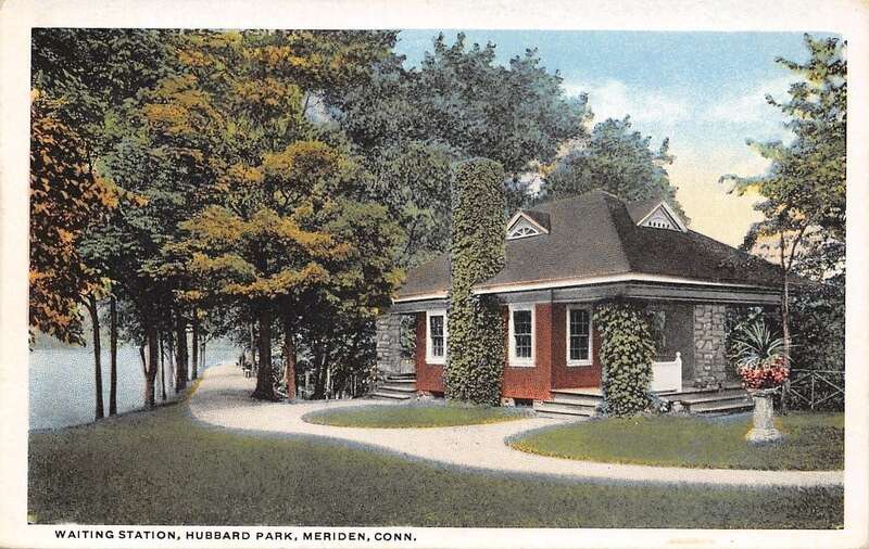 Early white border postcard of Hubbard Park trolley waiting station