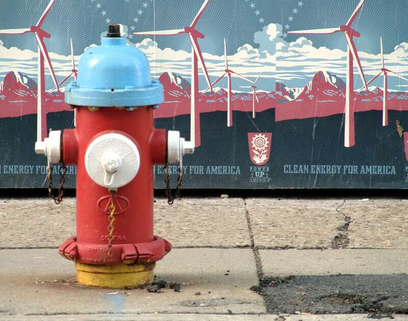 See also: www.flickr.com/photos/hooter17/4078585990/