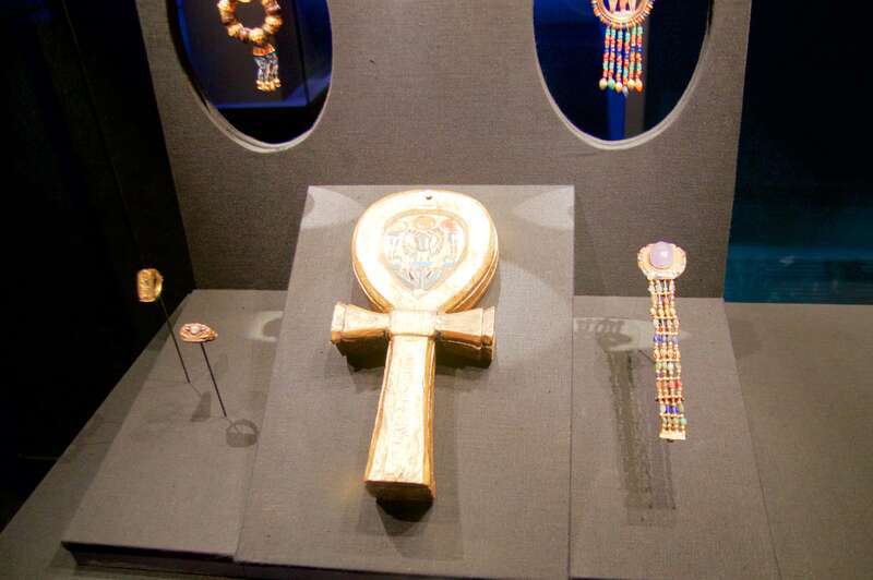 King Tutankhamun's tomb goods: jewelry and boxes DSC_0934