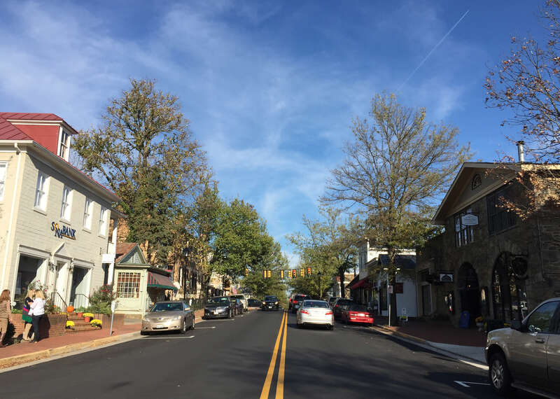 View east along U.S. Route 50 (Washington Street) between Pendleton Street and Madison Street in Middleburg, Loudoun County, Virginia