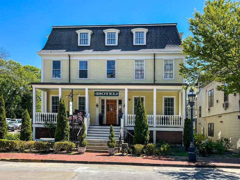 Bellevue Manor Hotel, 10 Bellevue Ave, Newport Rhode Island