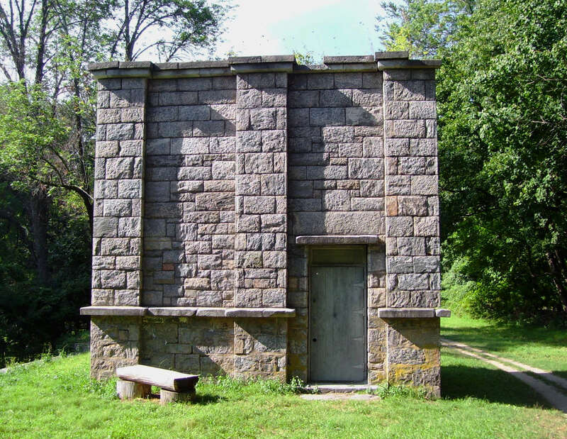 A weir chamber of the Croton Aqueduct in Sleepy Hollow, New York. These chambers – another is located in Ossining, New York – were used to empty the aqueduct for maintanece by diverting the water to a nearby waterway, in this case the Pocantico