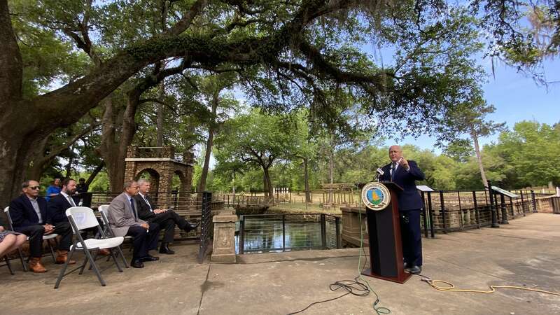 U.S. Department of Agriculture Secretary Tom Vilsack, White House Infrastructure Coordinator Mitch Landrieu, U.S. Congressman Sanford Bishop, GA CD2, attend a briefing with community stakeholders and tour the Radium Springs Garden in Albany, GA, on