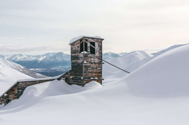 Structure at Independence Mines, Alaska as it appeared in 2018
This image captures one of the historical structures associated with the Independence Mines, located in the Talkeetna Mountains of Alaska. The photograph, taken in 2018, shows the aged